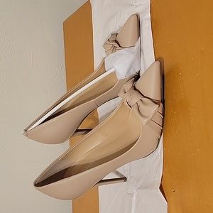Marc Fisher heels, size 9, beige